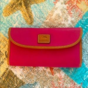 NWOT Dooney & Bourke HOT PINK Continental wallet